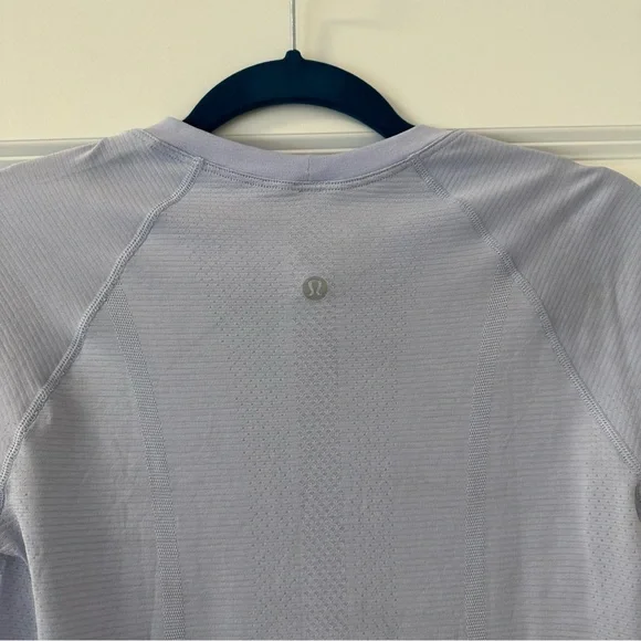Like new Lululemon Swiflty Tech SS - Picture 3 of 3